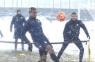 BB Erzurumspor kar altında çalıştı