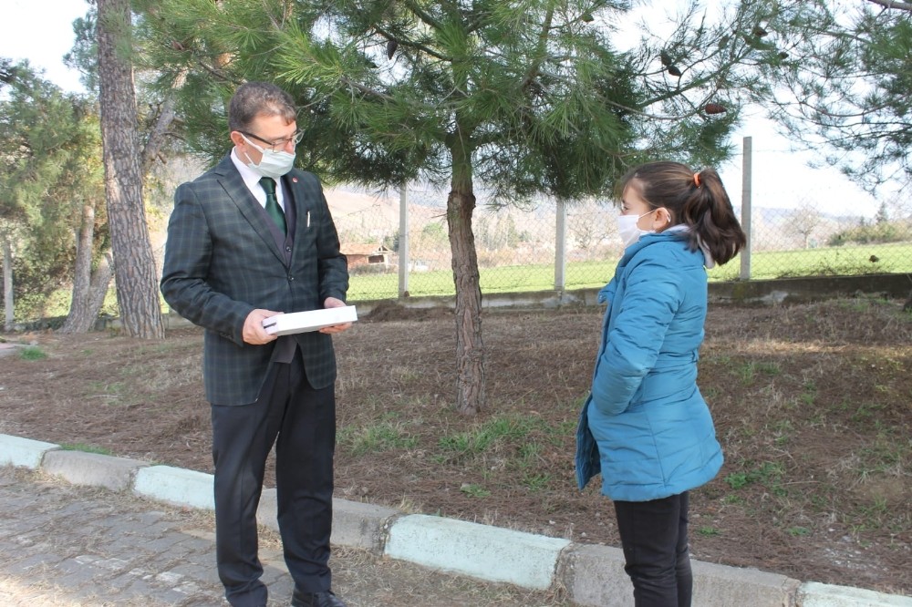 Müdür Yıldız’dan tablet bağışı kampanyasına davet