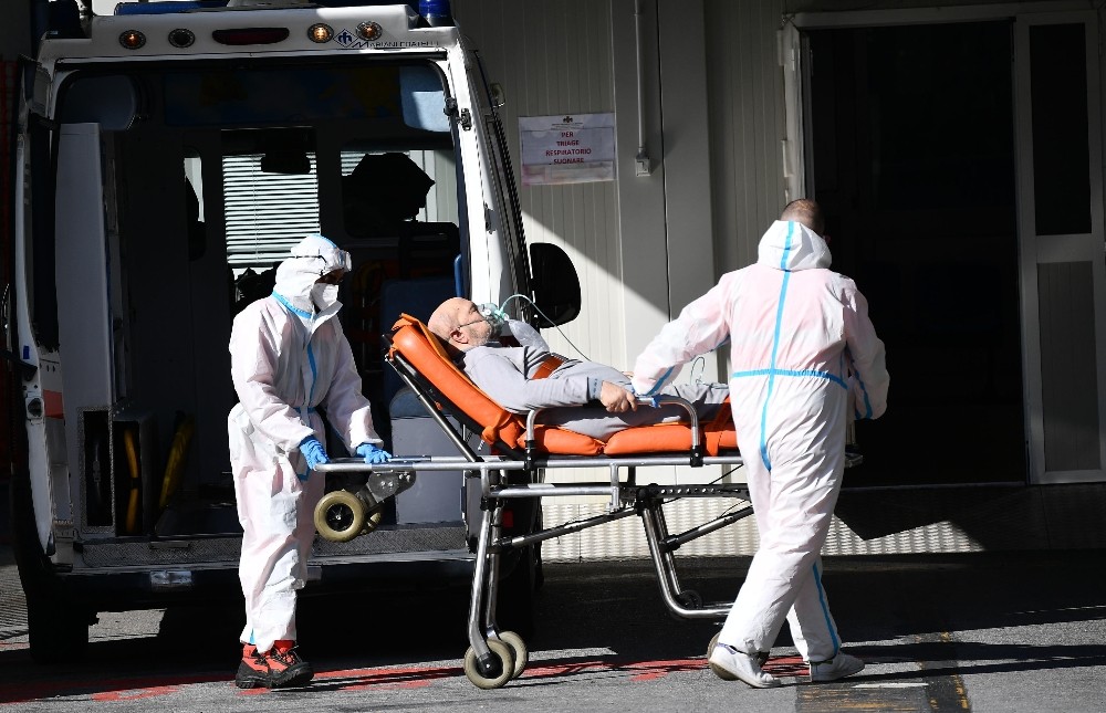 İtalya’da son 24 saatte 15 bin 146 yeni vaka