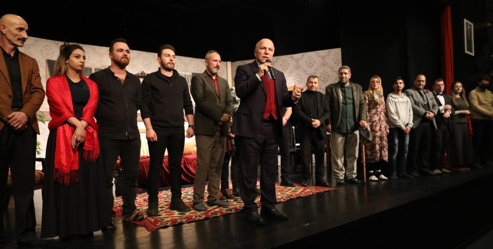 EBB Şehir Tiyatrosu’ndan dev bir yapıt daha