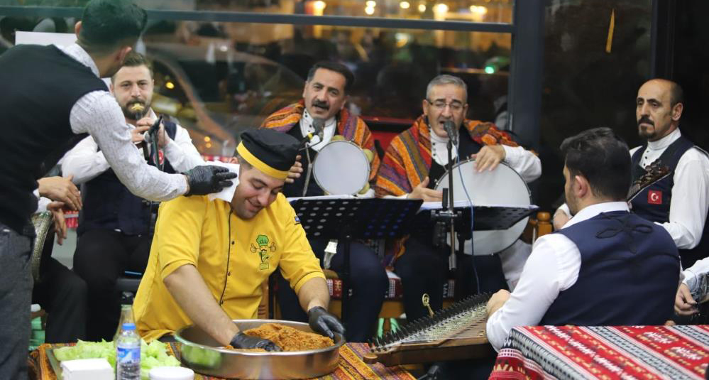 Erzurum’dan Meşk Geceleri ile Sıra Geceleri, Kürsü Başı ve Otağ Başı’na rakip oldular