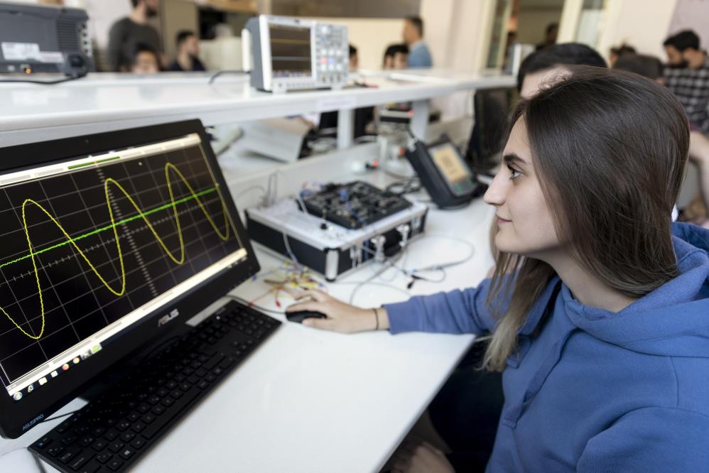Mühendislik fakültesinin başarılı eğitimi tescillendi