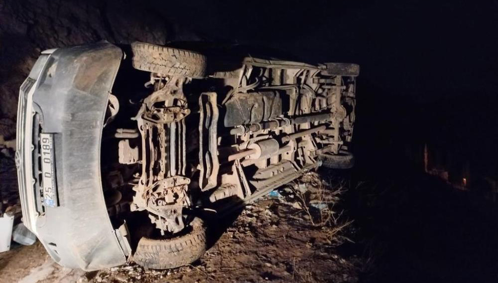 Minibüs şarampole devrildi: 1 ölü 7 yaralı