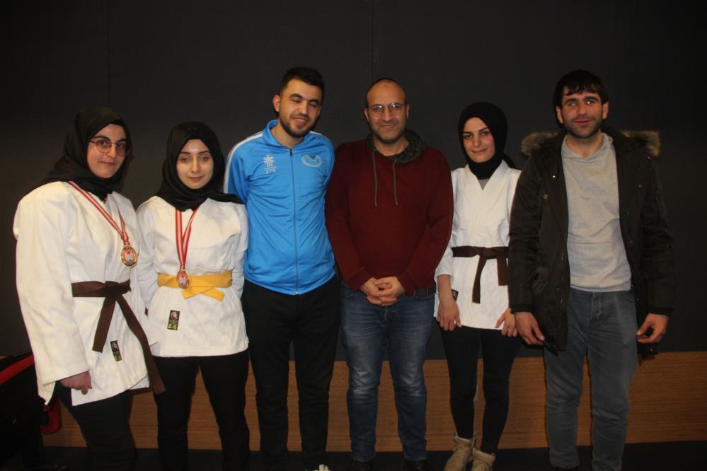 İmkansızlıklar ‘altın kızlara’ engel olmadı