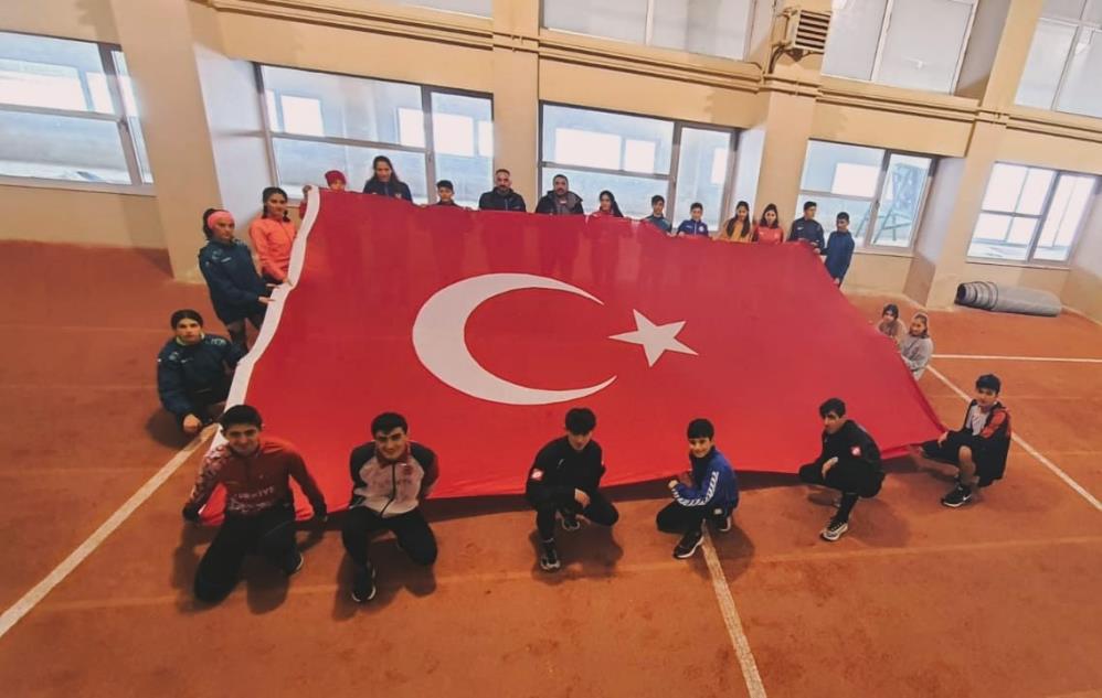 Atletler kurtuluşa koştu