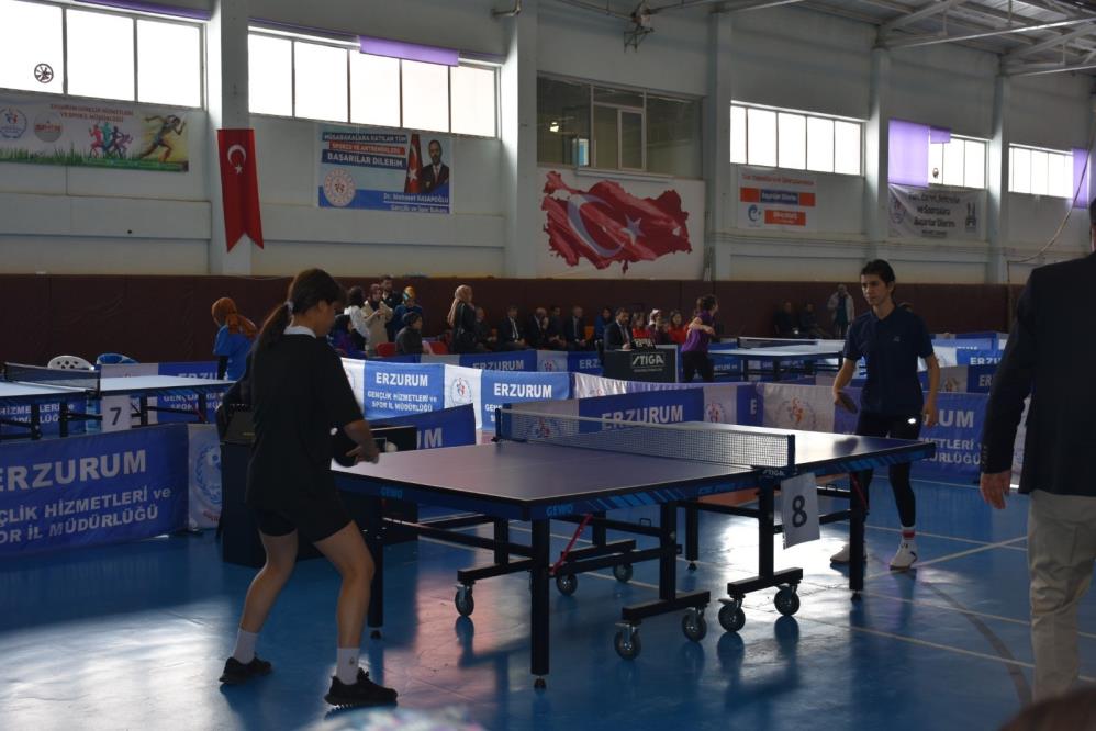 KYK’lı gençler masada buluştu